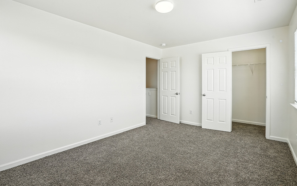 McCellan Corridor 1491 4x2.5 Bedroom